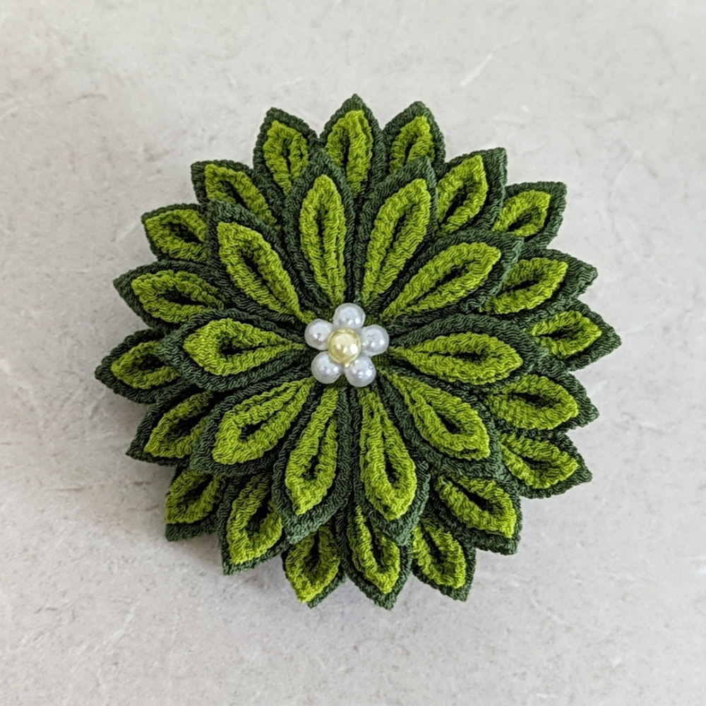 Tsumami Flower Hair Clip Corsage Green